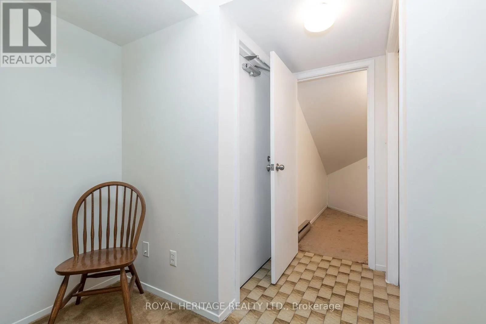 311 - 1102 HORSESHOE VALLEY ROAD W