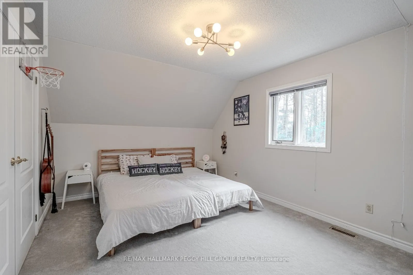 24 WILLOW BAY DRIVE