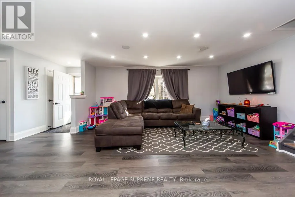 248 MISSISSAGA STREET W