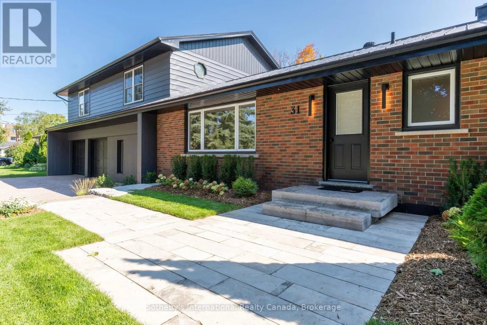 31 ELIZABETH STREET E