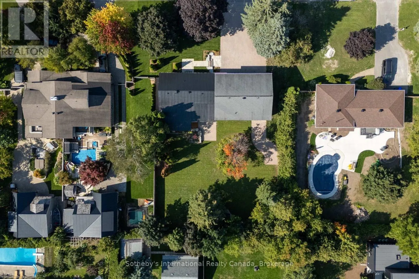 31 ELIZABETH STREET E