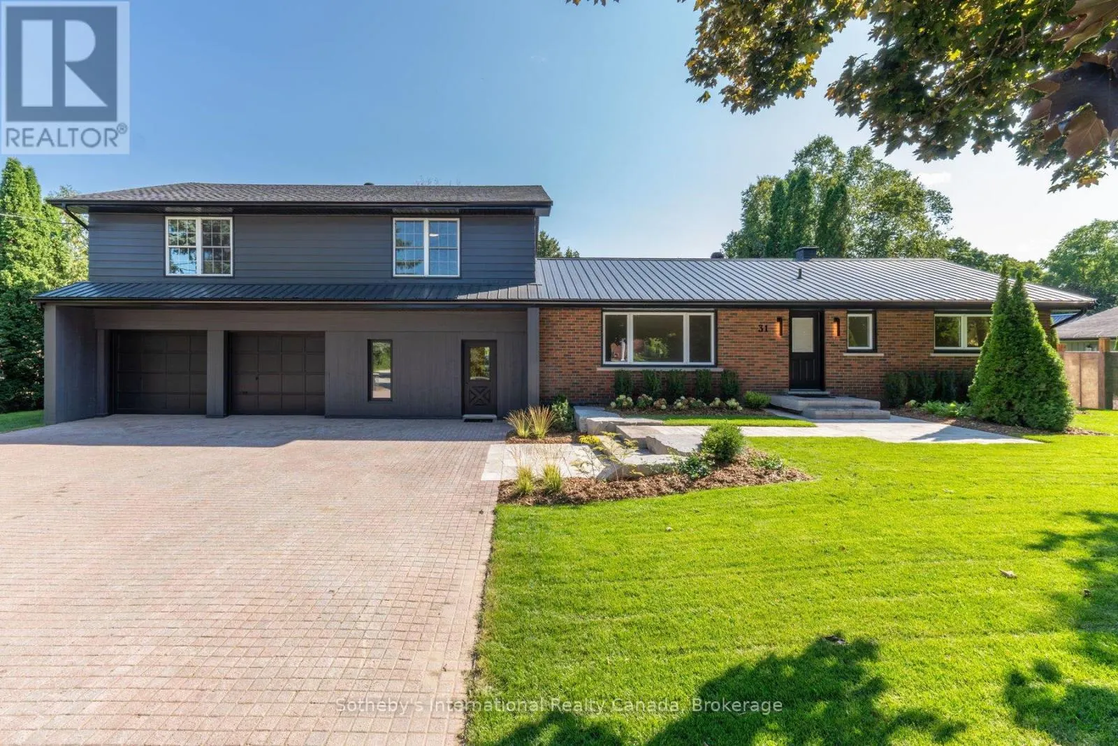 31 ELIZABETH STREET E