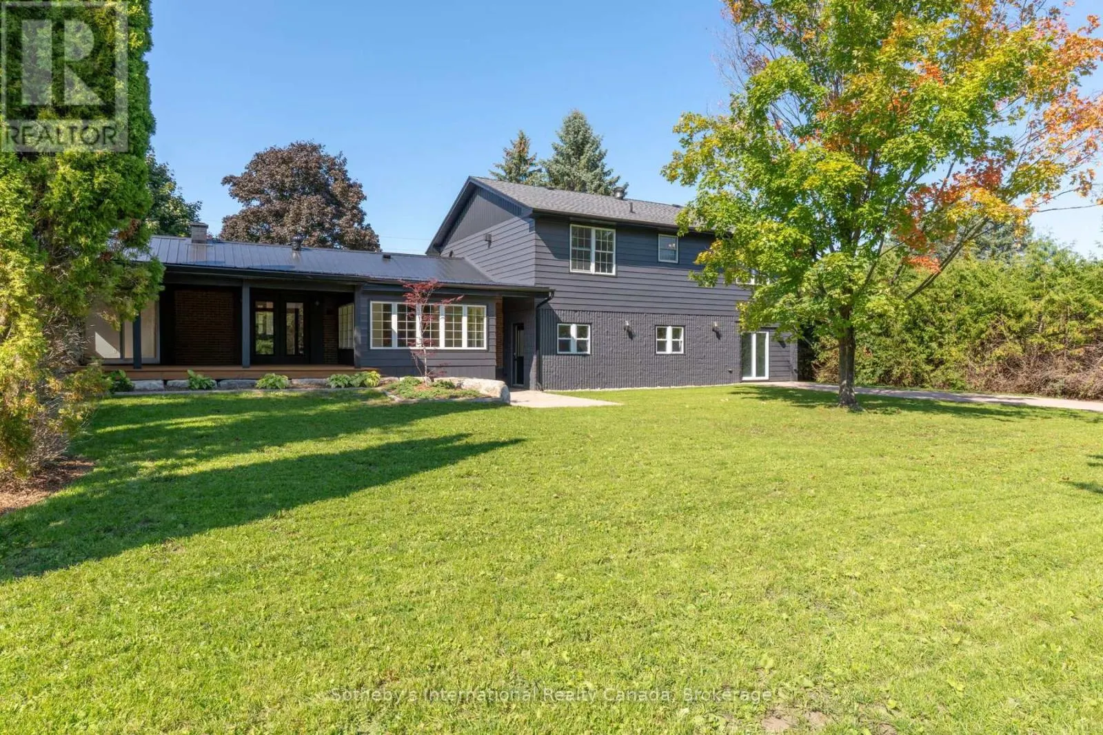 31 ELIZABETH STREET E