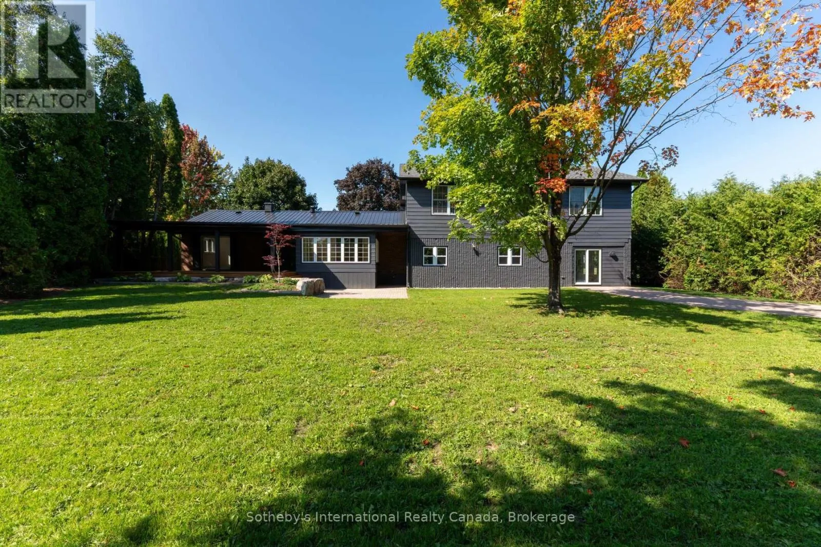 31 ELIZABETH STREET E