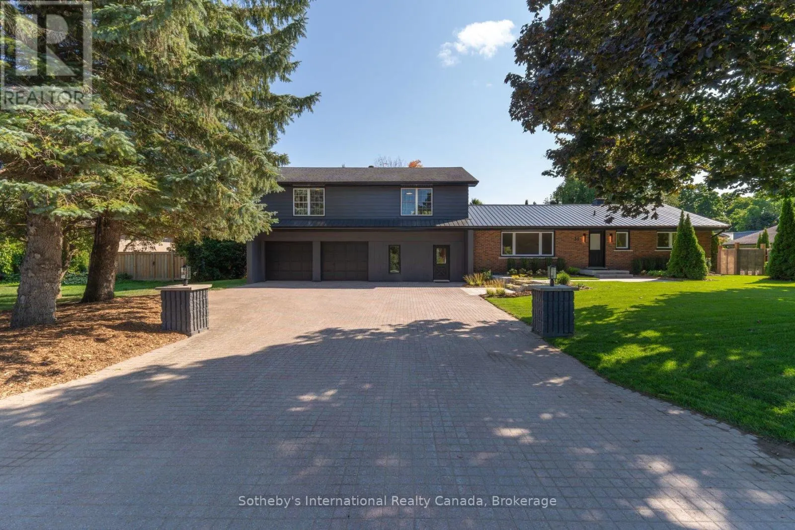 31 ELIZABETH STREET E