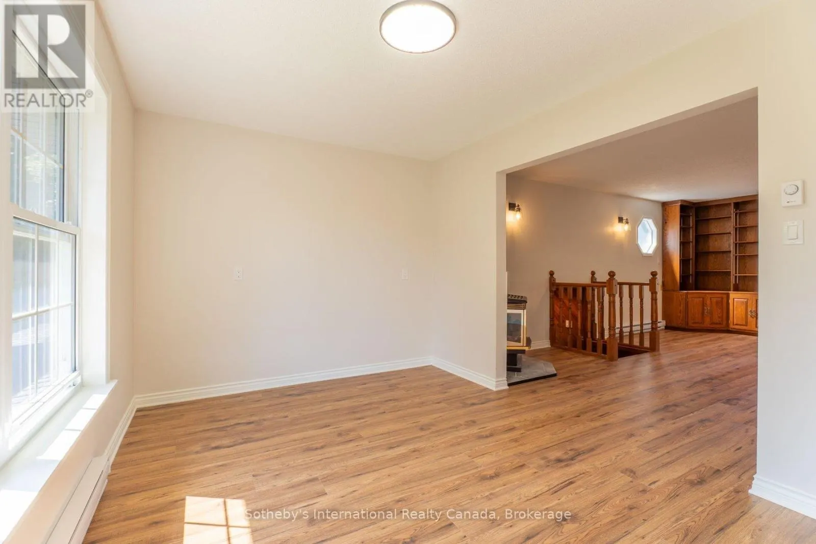 31 ELIZABETH STREET E