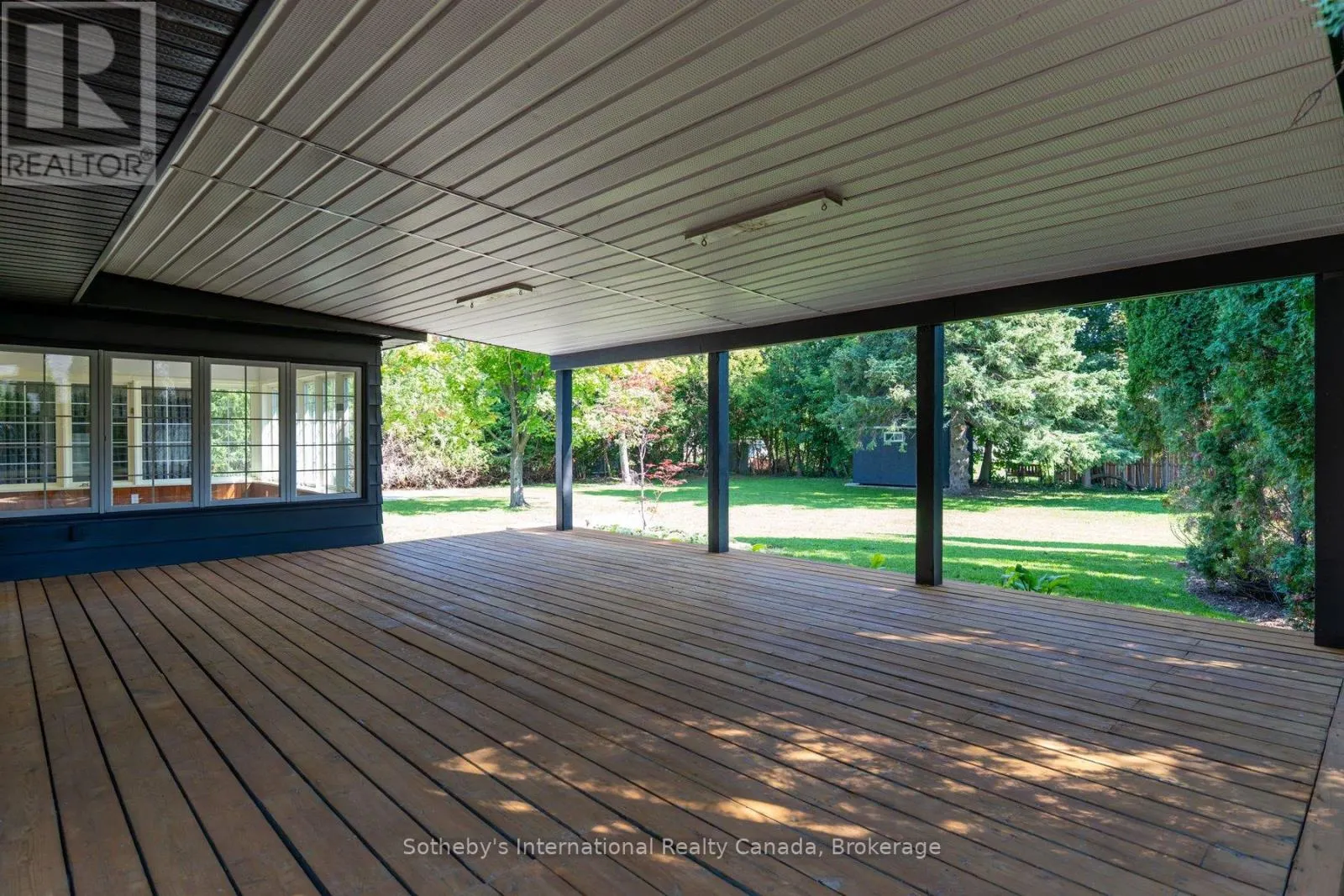 31 ELIZABETH STREET E