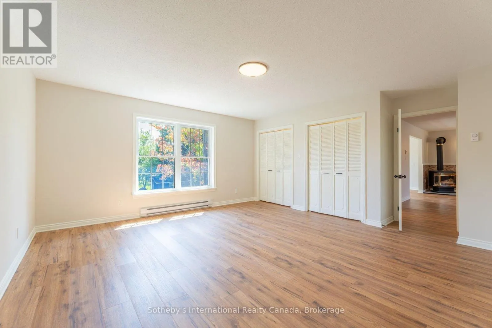 31 ELIZABETH STREET E