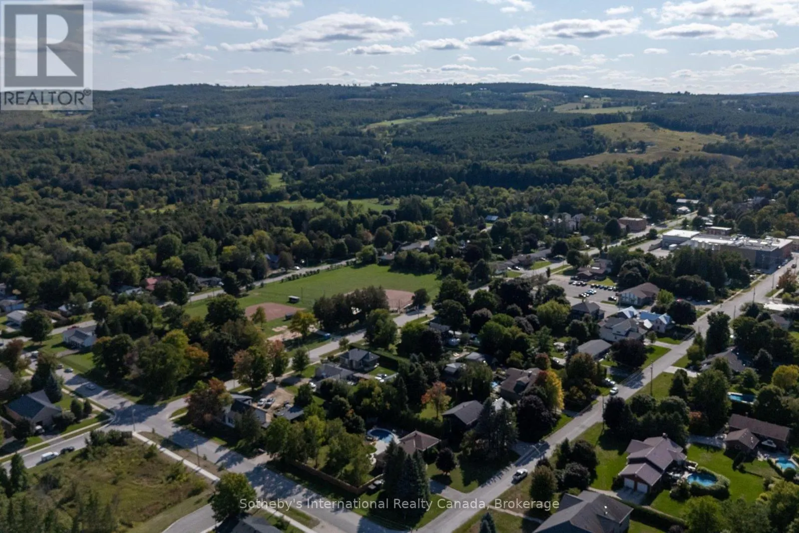 31 ELIZABETH STREET E