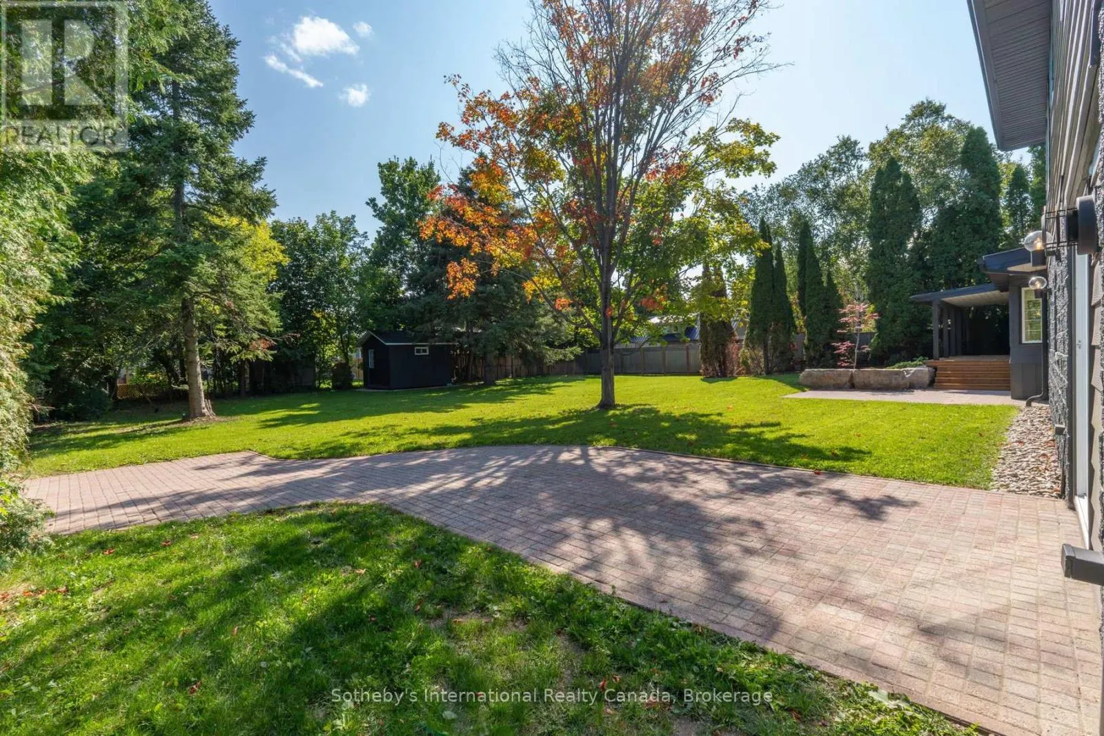 31 ELIZABETH STREET E