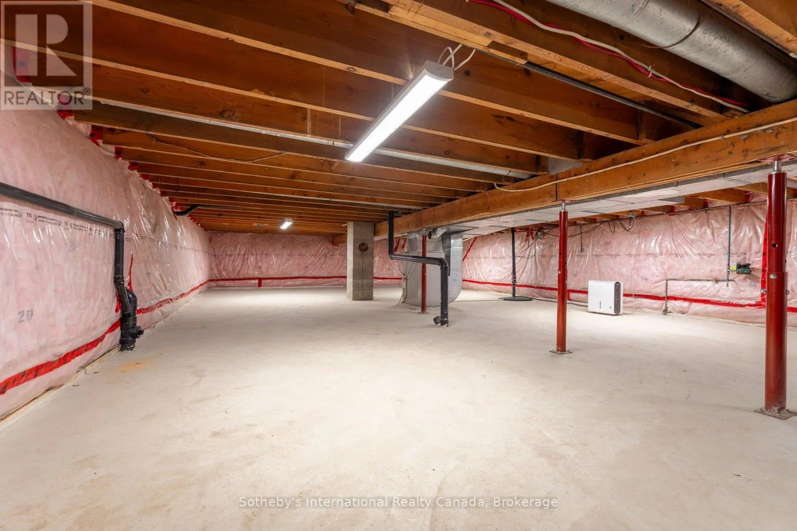 31 ELIZABETH STREET E