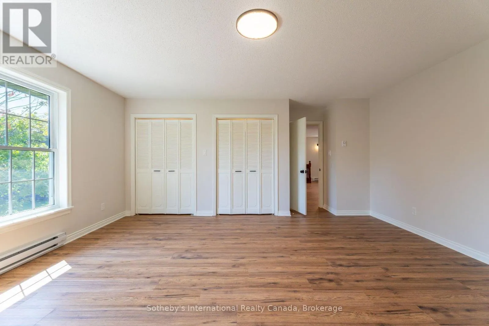 31 ELIZABETH STREET E