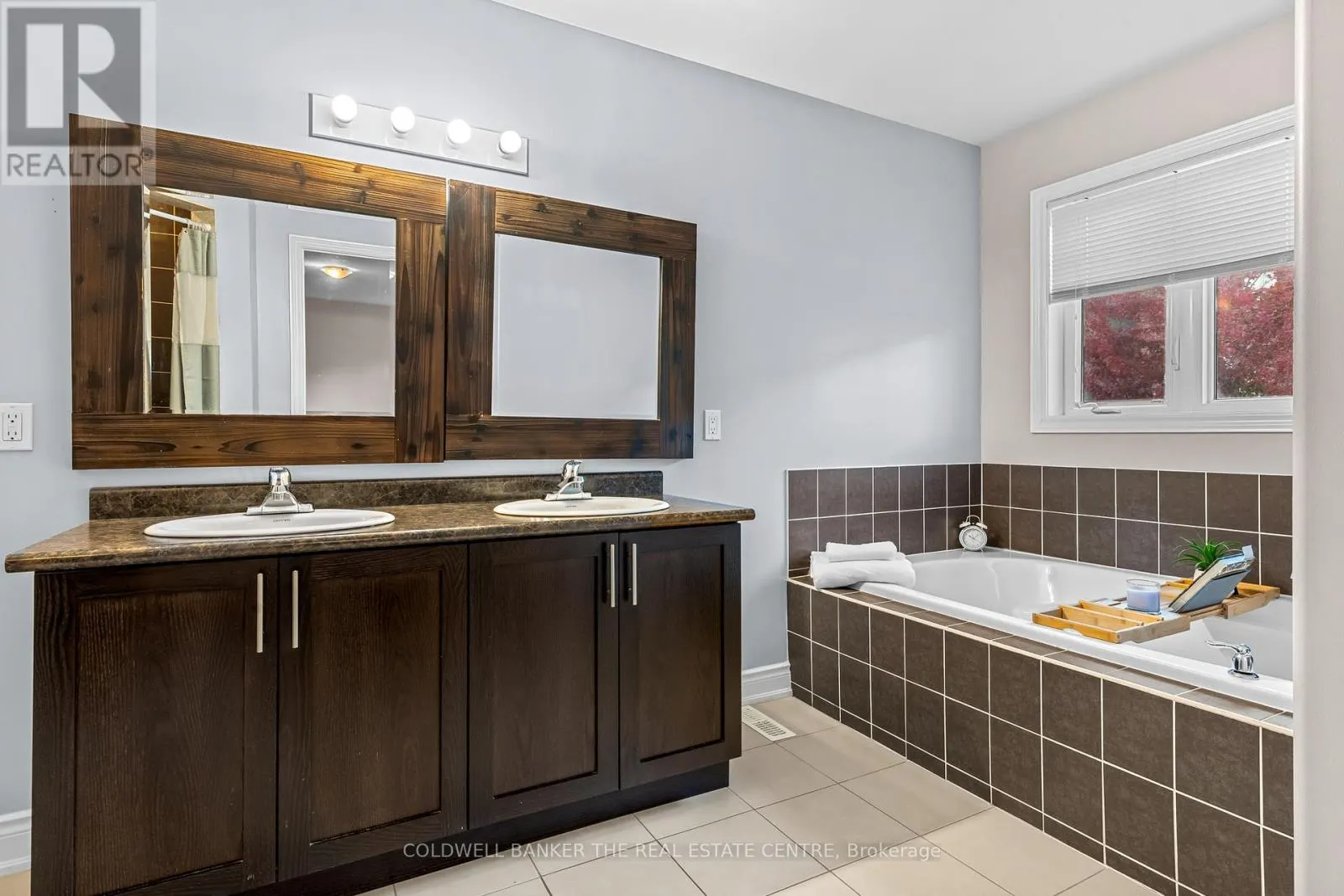3086 EMPEROR DRIVE