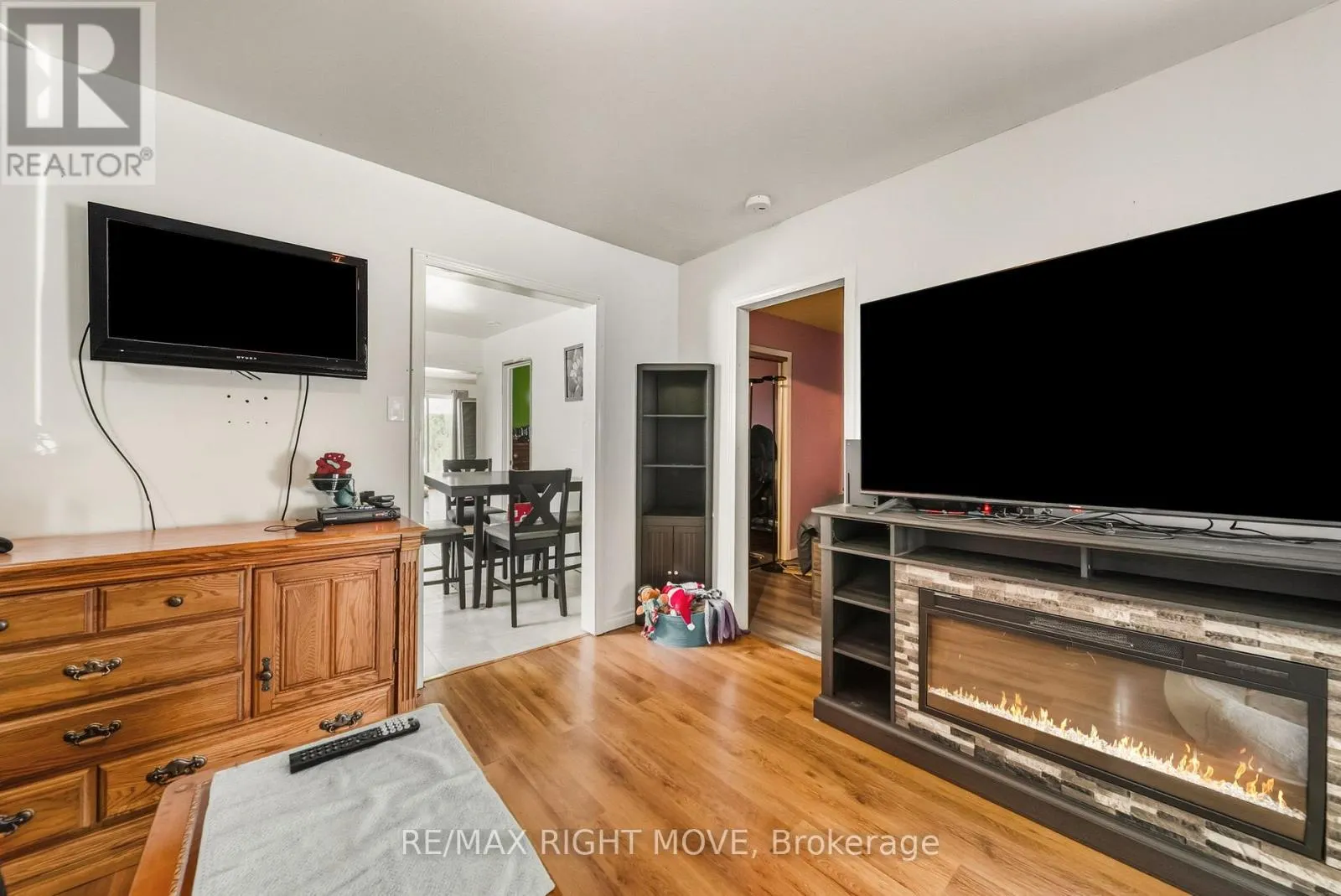 122 ELGIN STREET