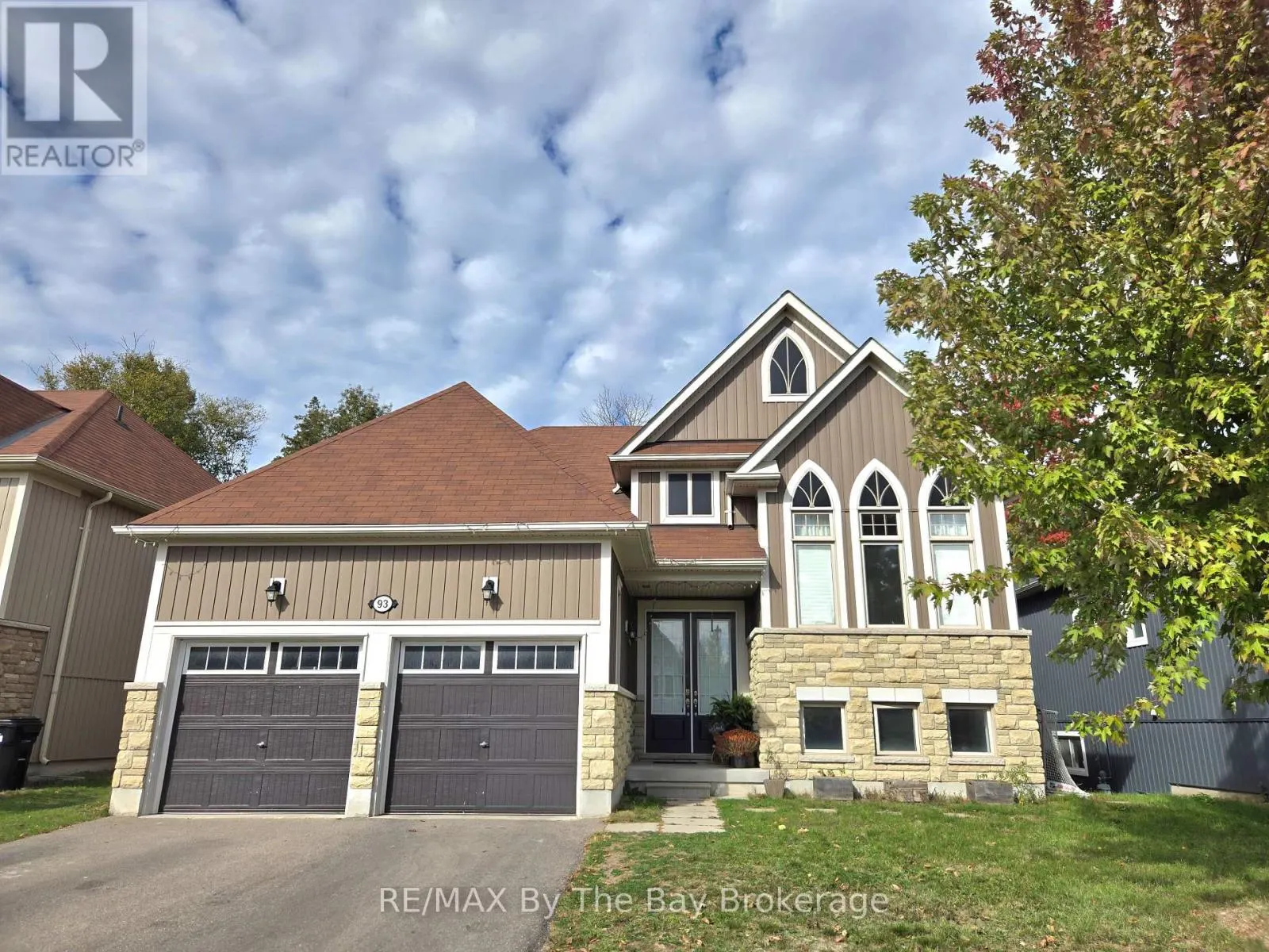 UPPER - 93 ALLEGRA DRIVE, #Upper