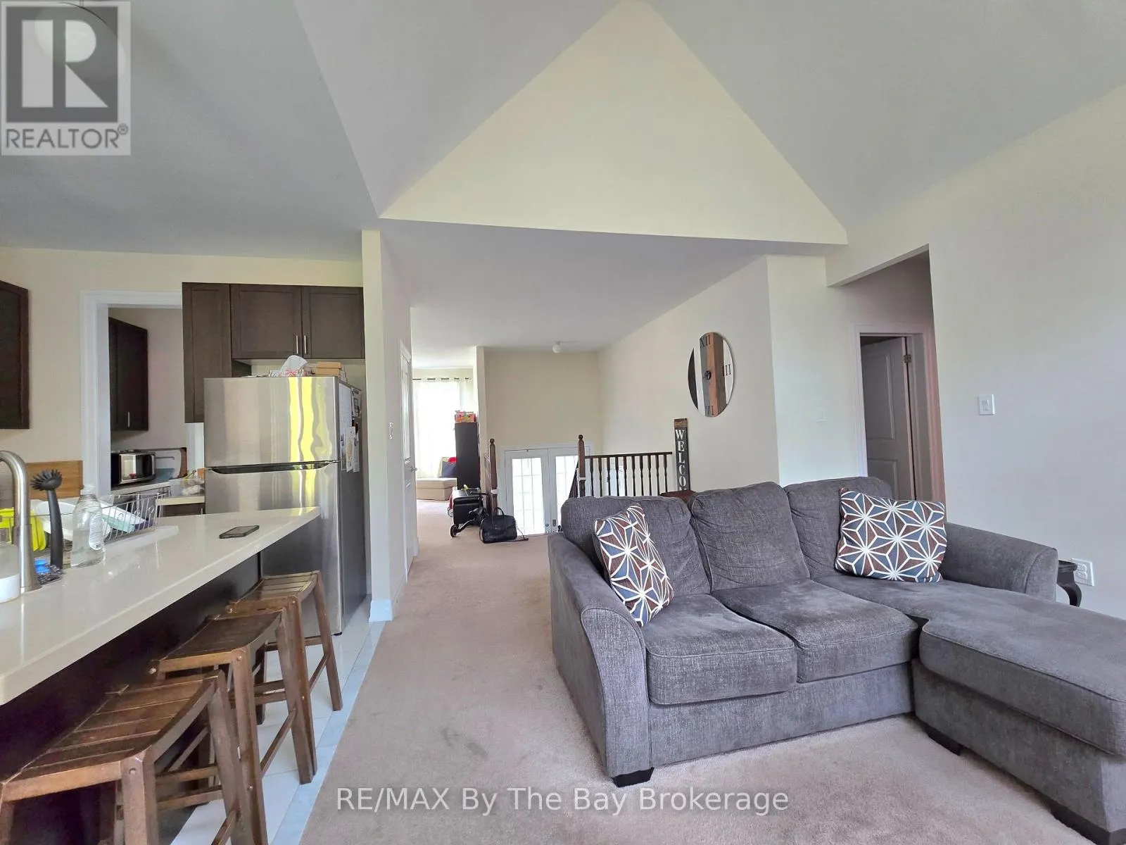 UPPER - 93 ALLEGRA DRIVE, #Upper
