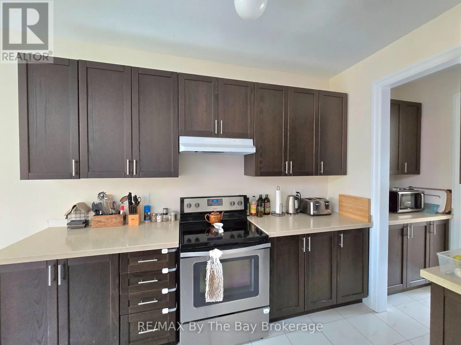 UPPER - 93 ALLEGRA DRIVE, #Upper
