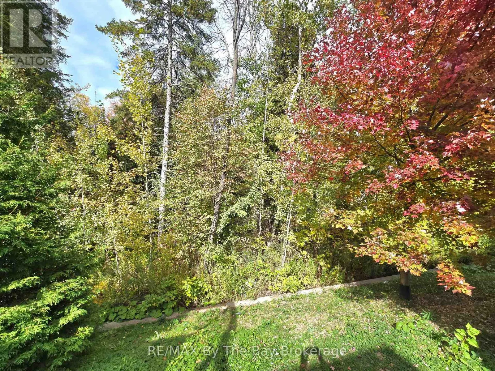 UPPER - 93 ALLEGRA DRIVE, #Upper
