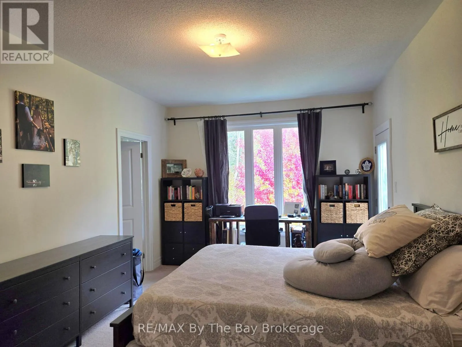 UPPER - 93 ALLEGRA DRIVE, #Upper
