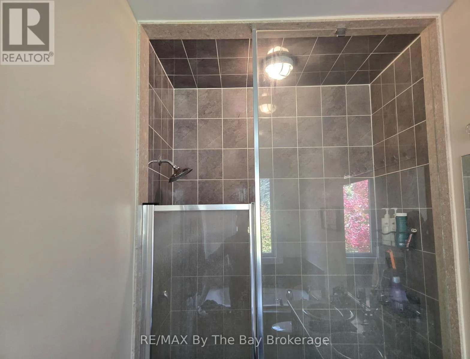 UPPER - 93 ALLEGRA DRIVE, #Upper