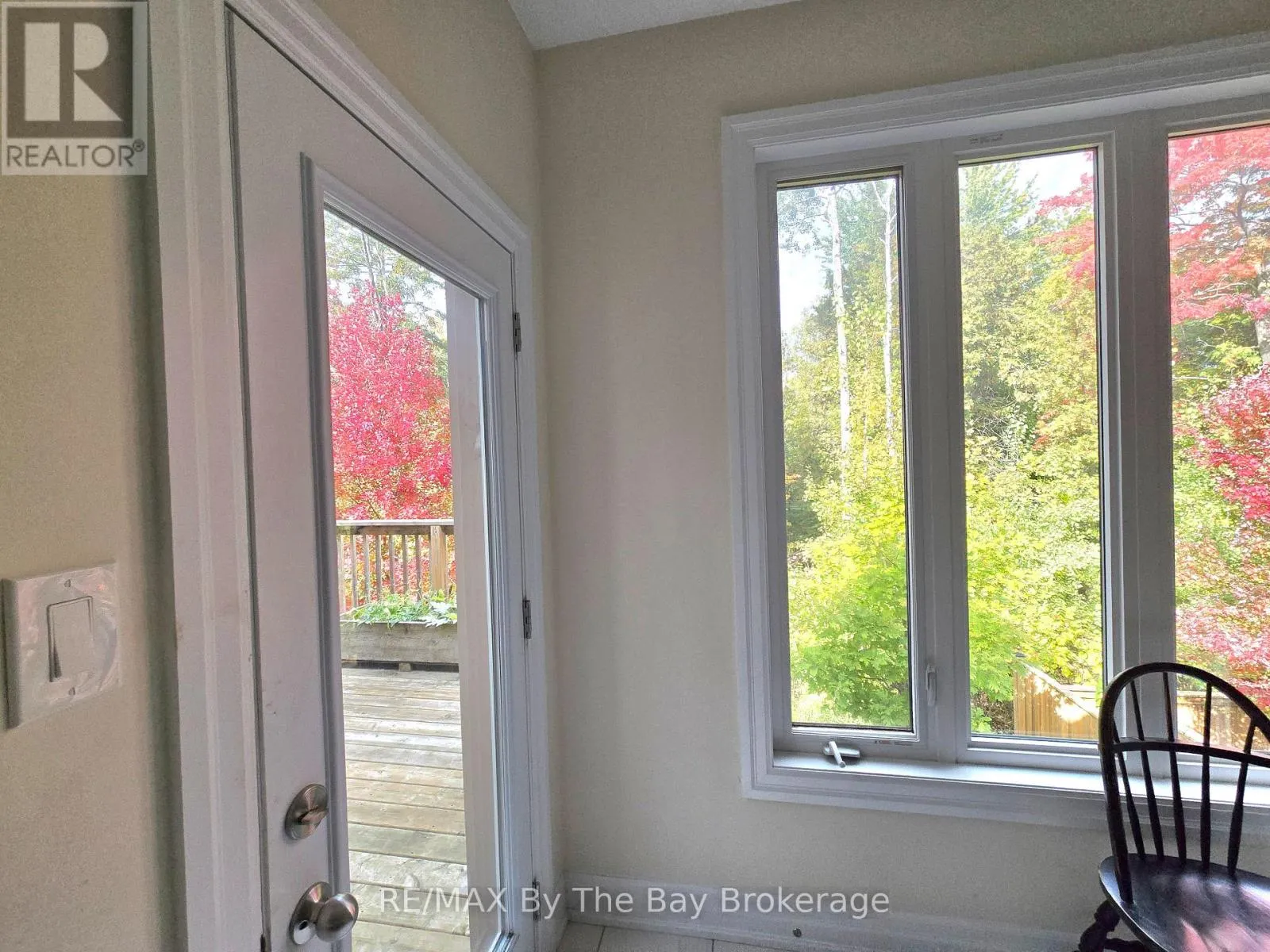 UPPER - 93 ALLEGRA DRIVE, #Upper