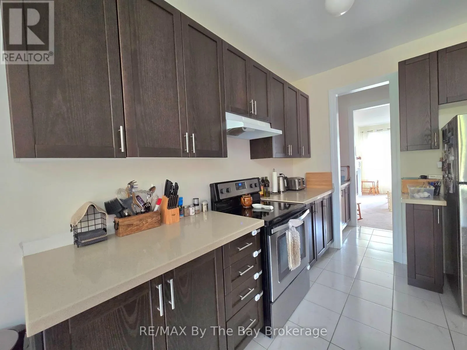 UPPER - 93 ALLEGRA DRIVE, #Upper