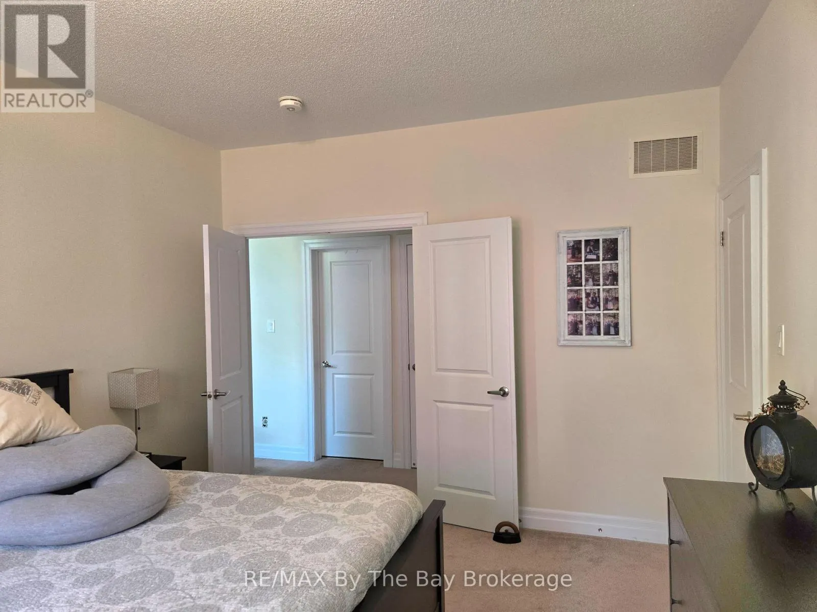 UPPER - 93 ALLEGRA DRIVE, #Upper