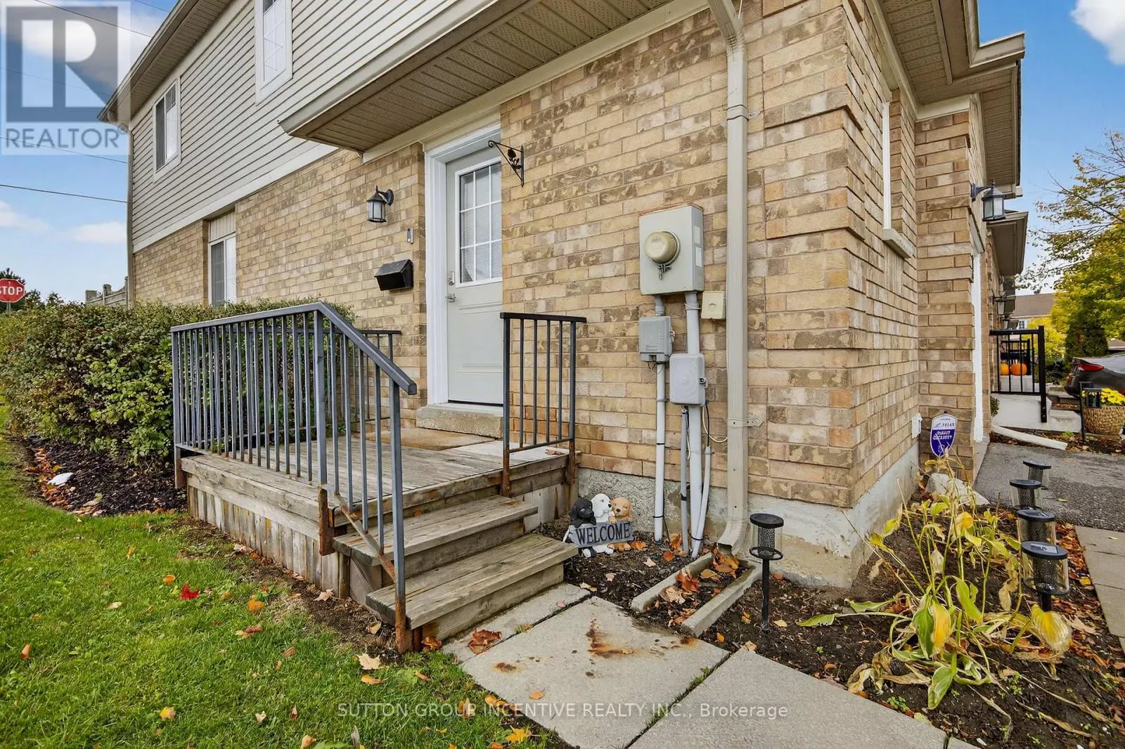 1 - 430 MAPLEVIEW DRIVE E