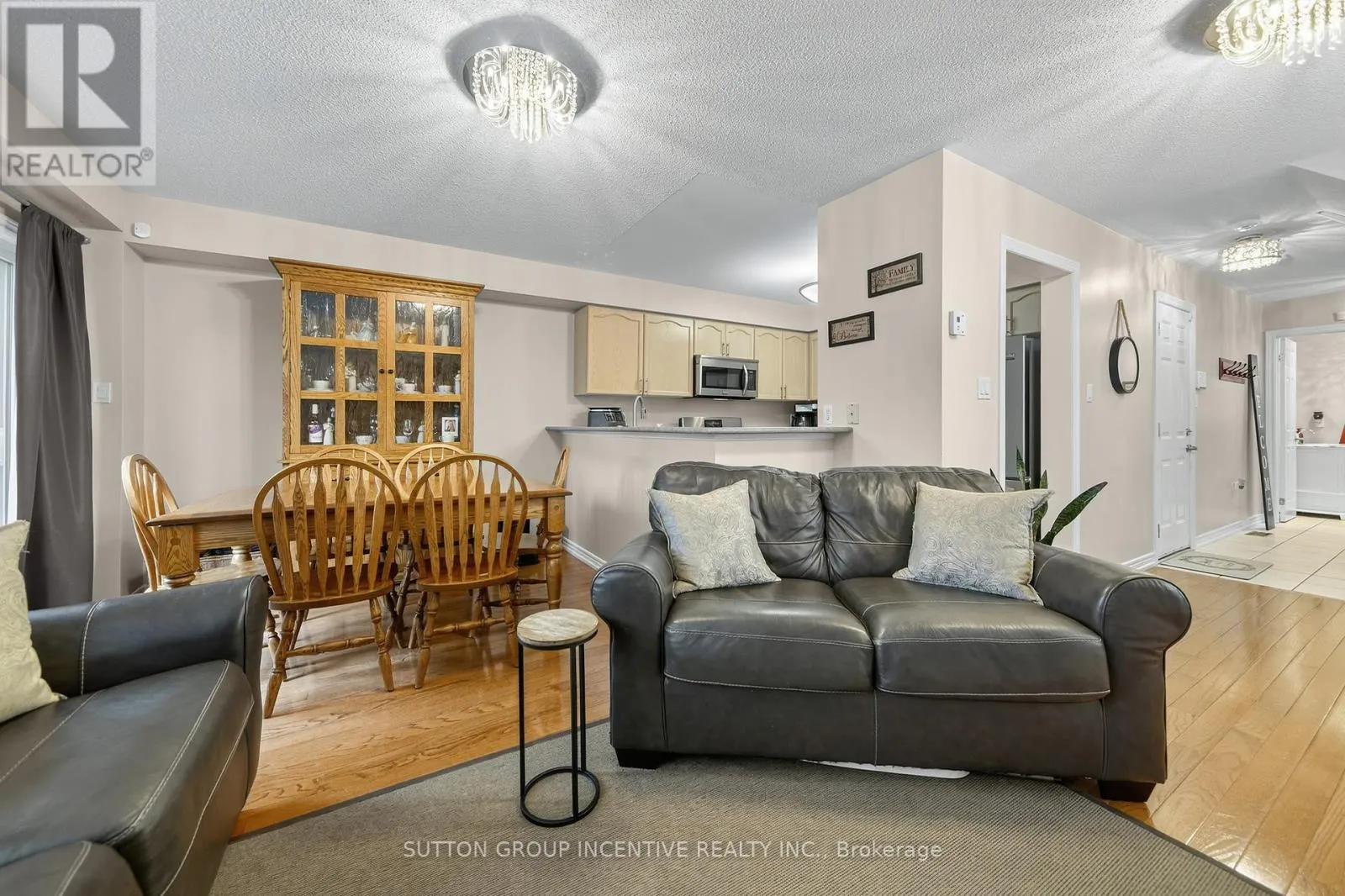 1 - 430 MAPLEVIEW DRIVE E