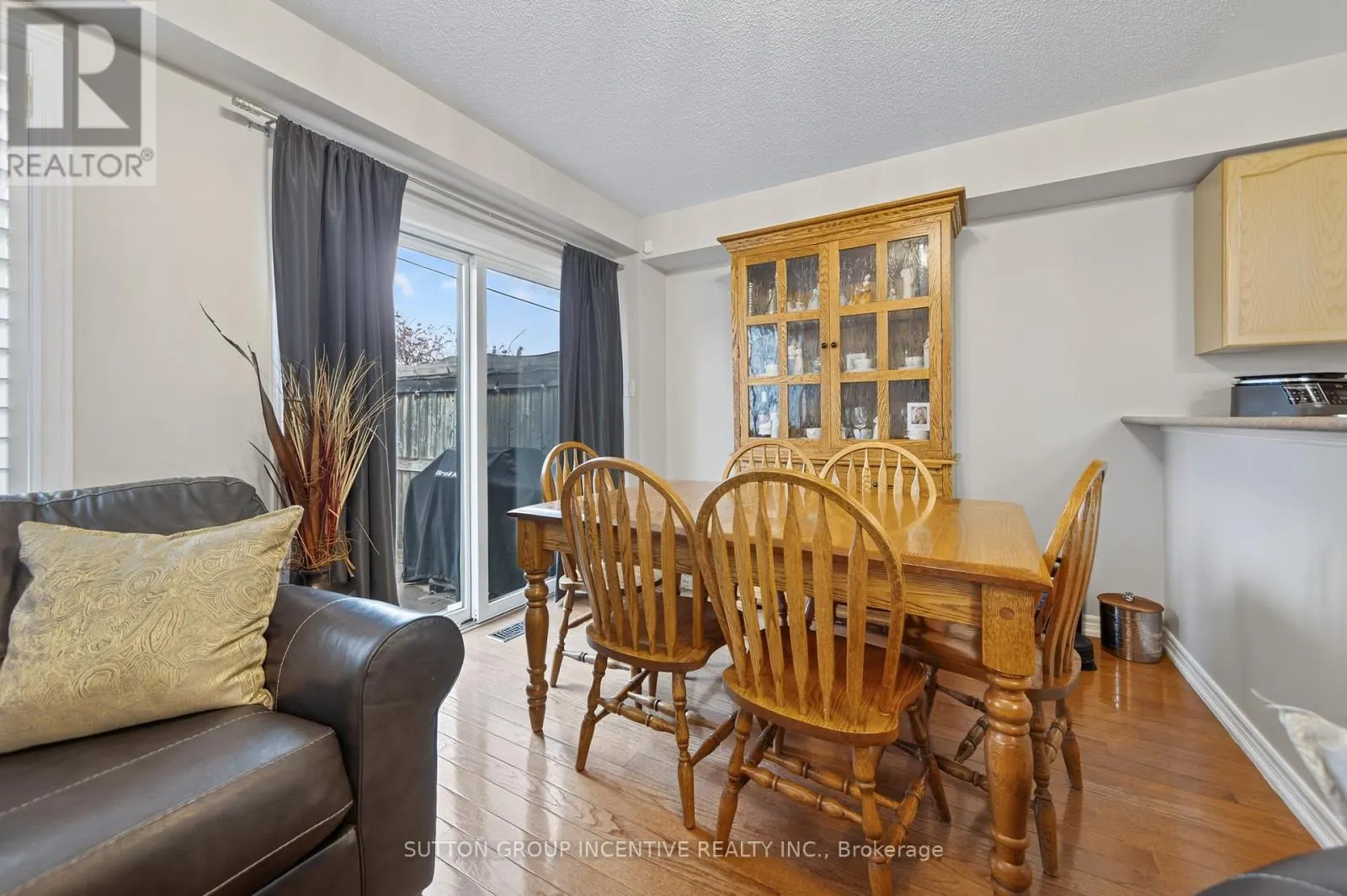 1 - 430 MAPLEVIEW DRIVE E