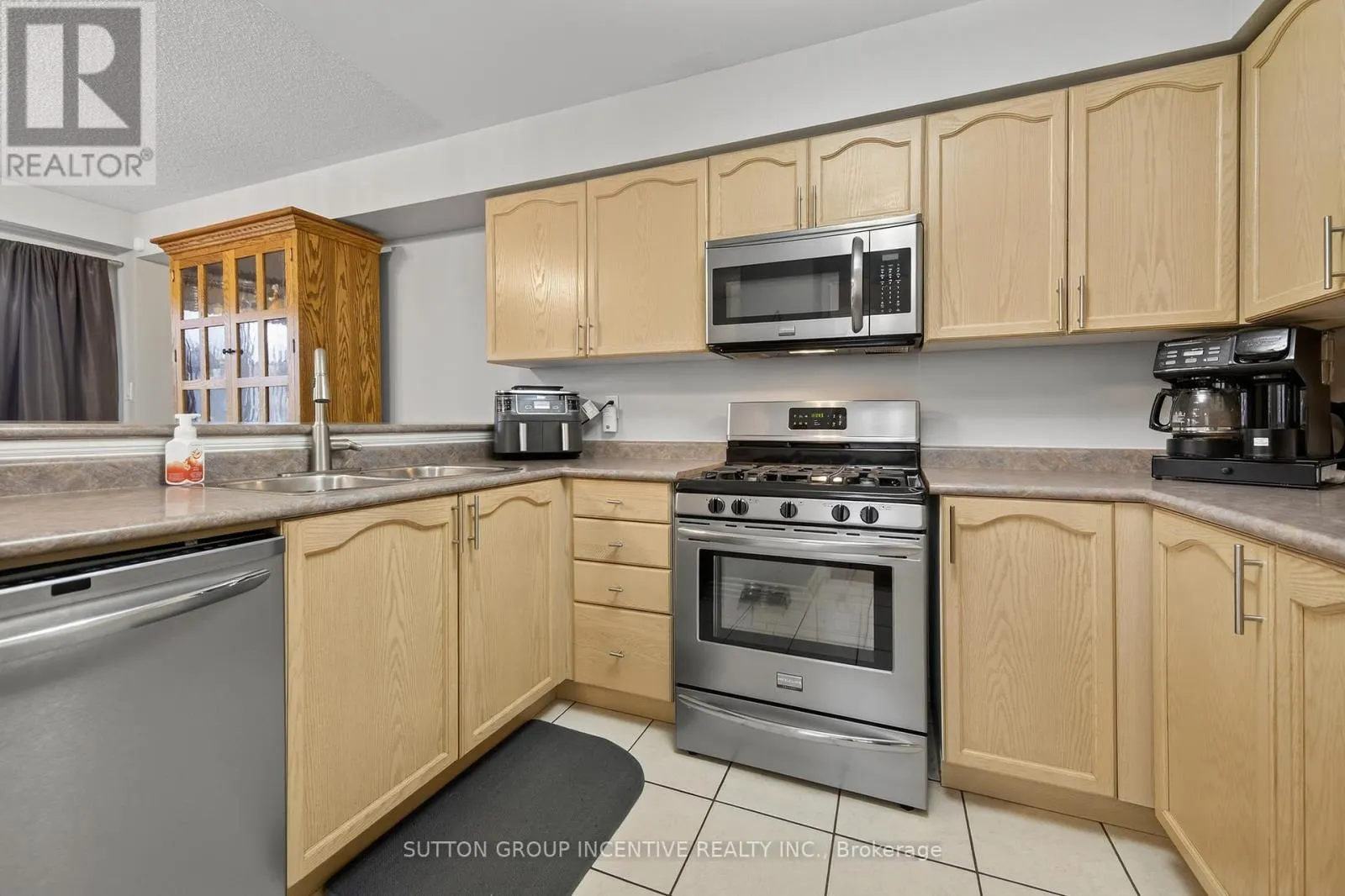 1 - 430 MAPLEVIEW DRIVE E