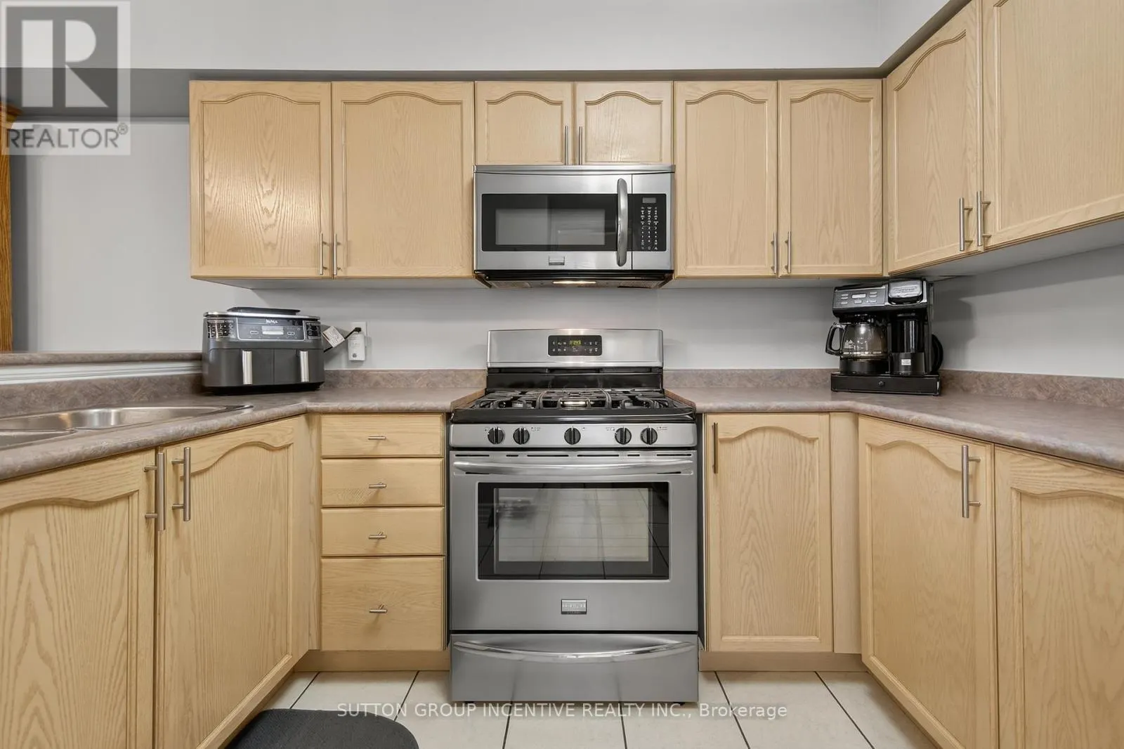1 - 430 MAPLEVIEW DRIVE E