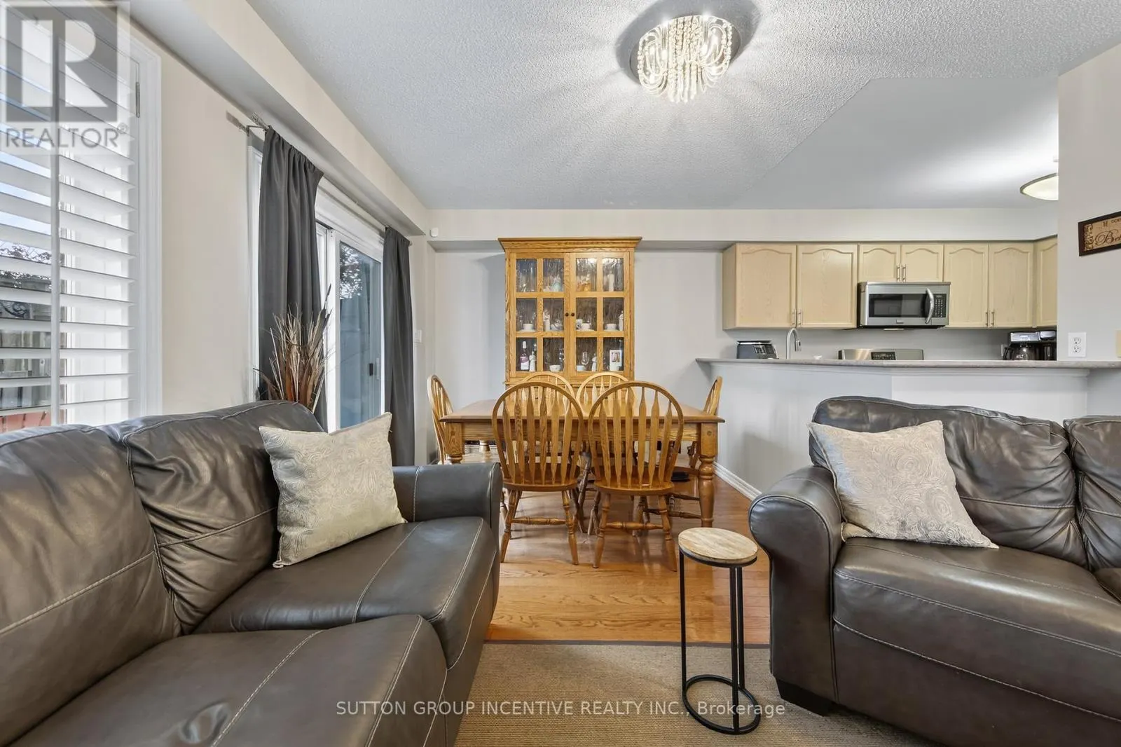 1 - 430 MAPLEVIEW DRIVE E