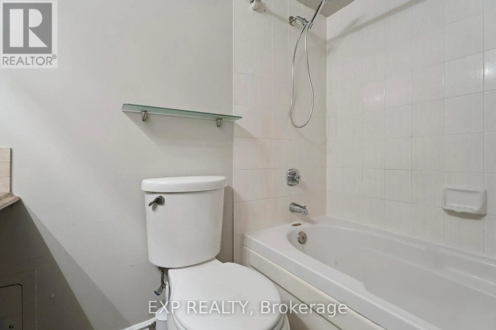 301 - 140 DUNLOP STREET E