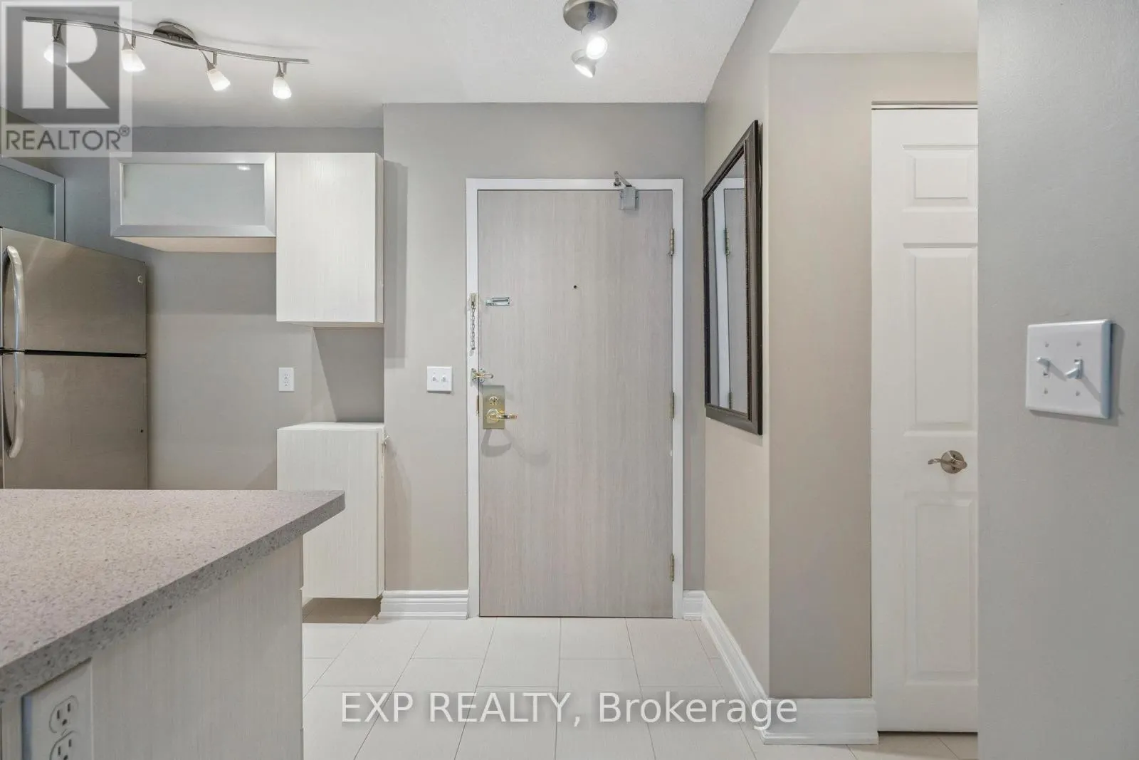 301 - 140 DUNLOP STREET E