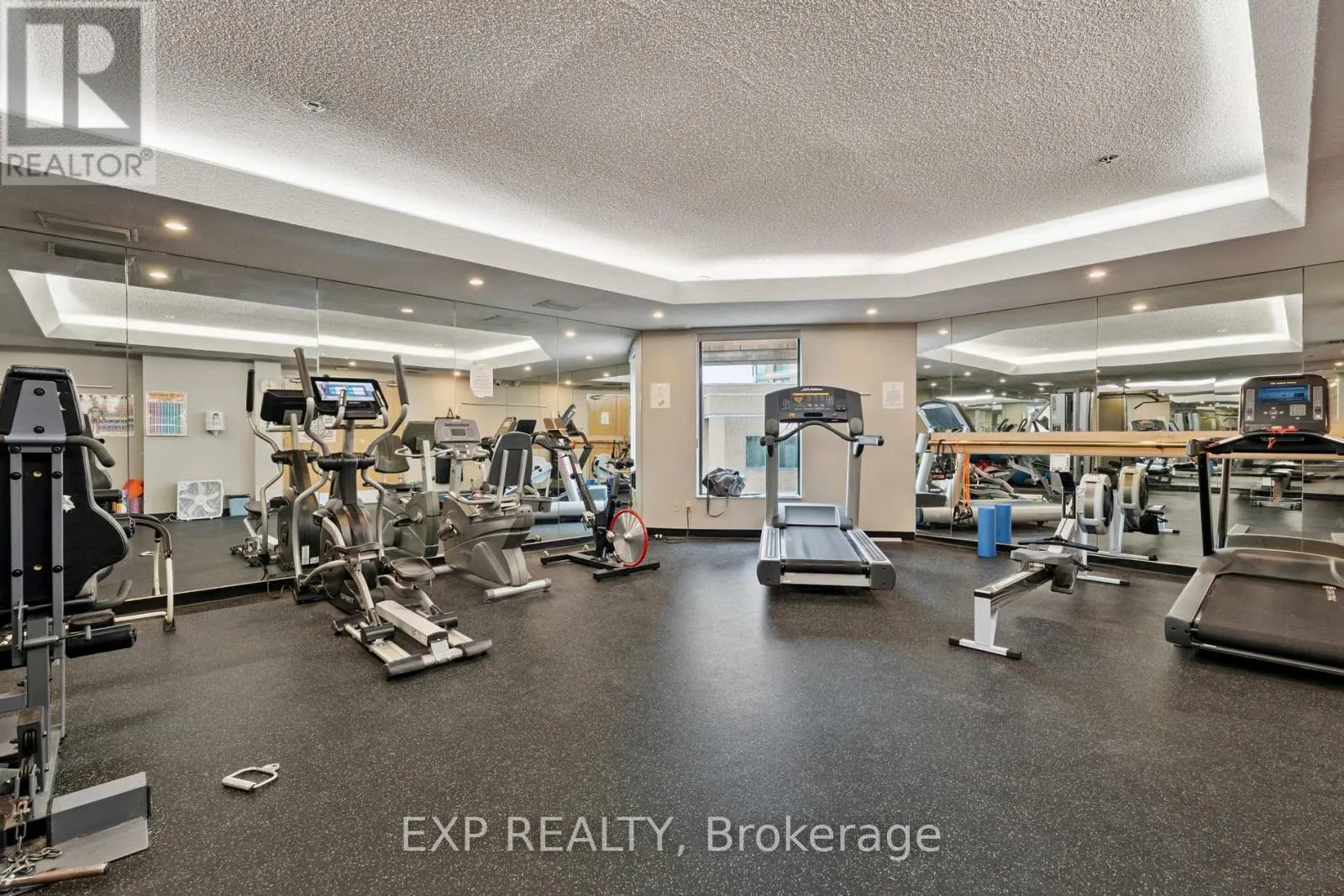 301 - 140 DUNLOP STREET E