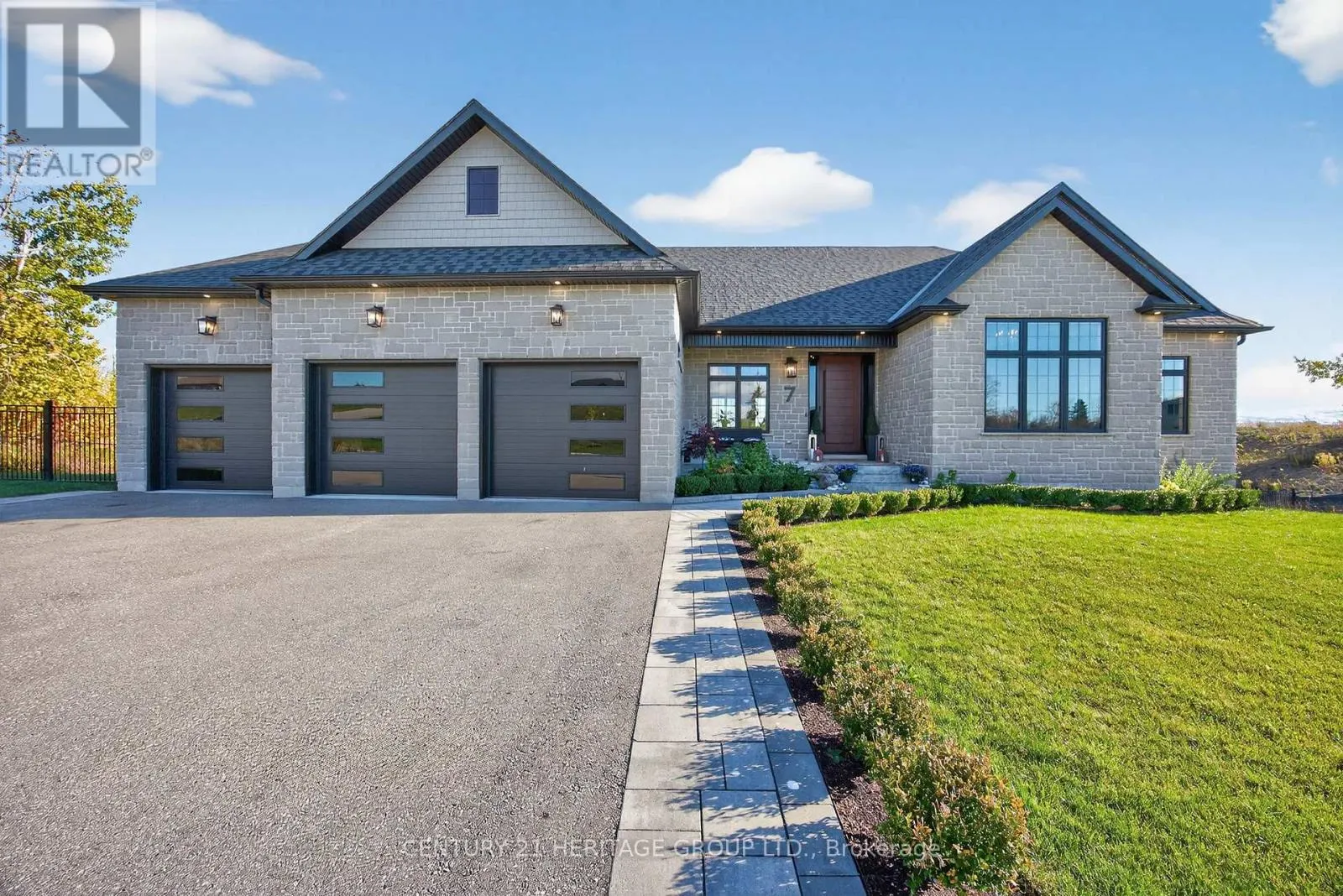 7 CALDWELL DRIVE