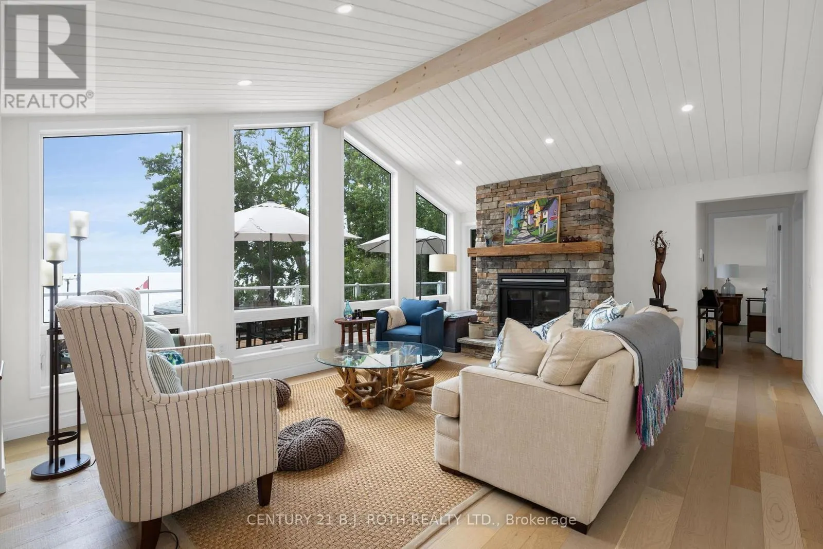95 LAKESHORE ROAD E