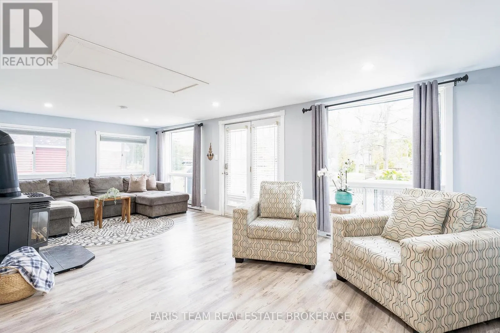 53 PLAYFAIR DRIVE
