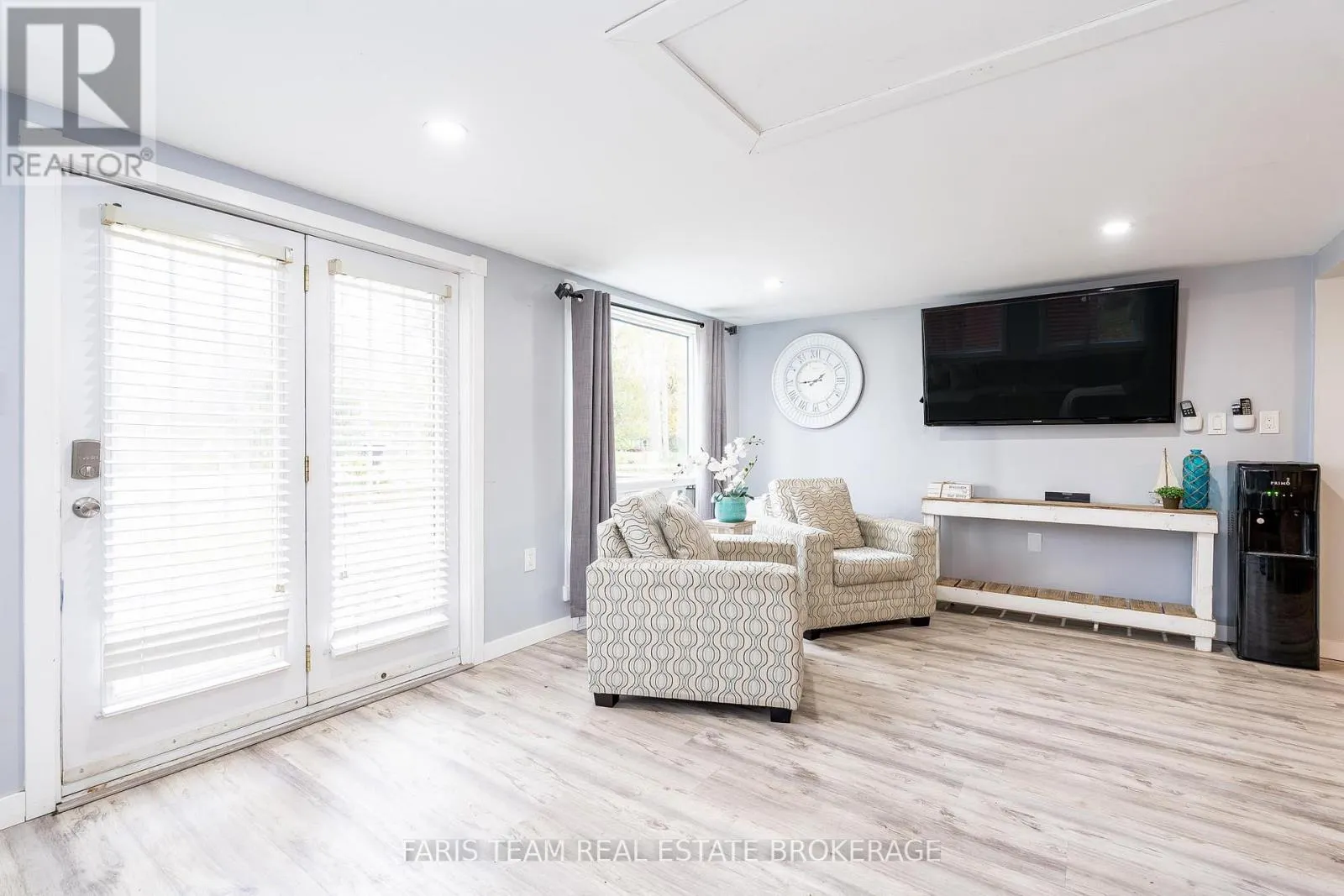 53 PLAYFAIR DRIVE
