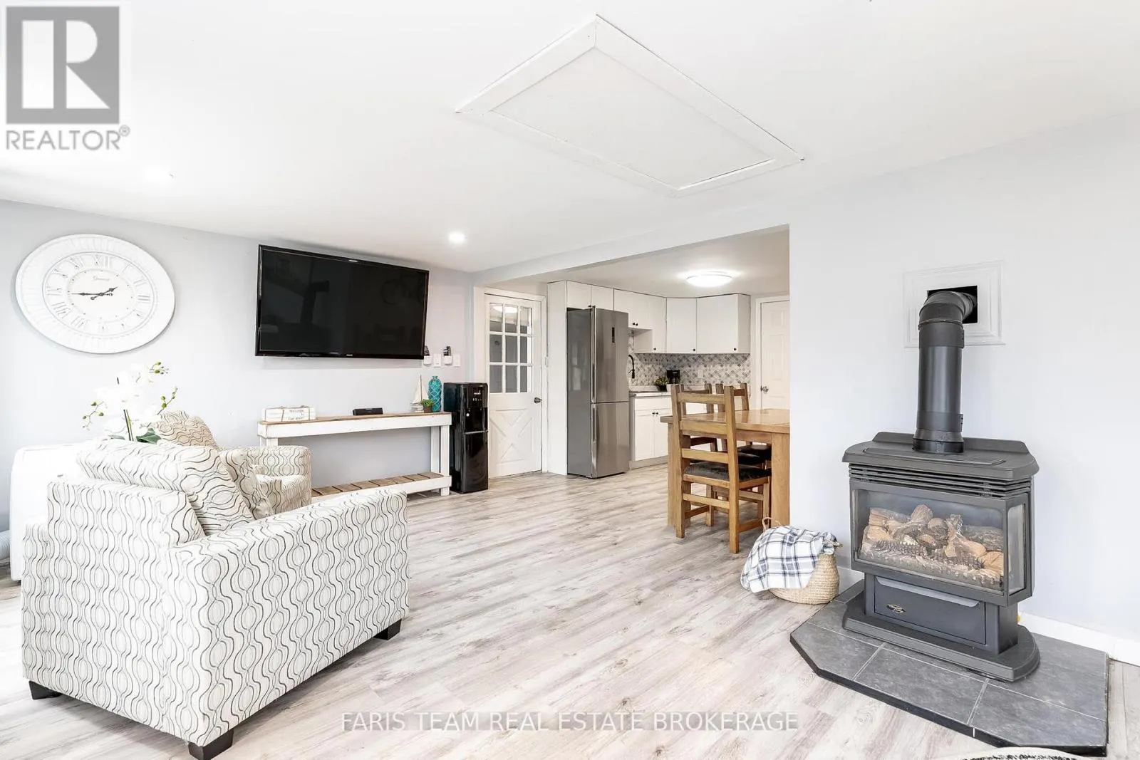 53 PLAYFAIR DRIVE