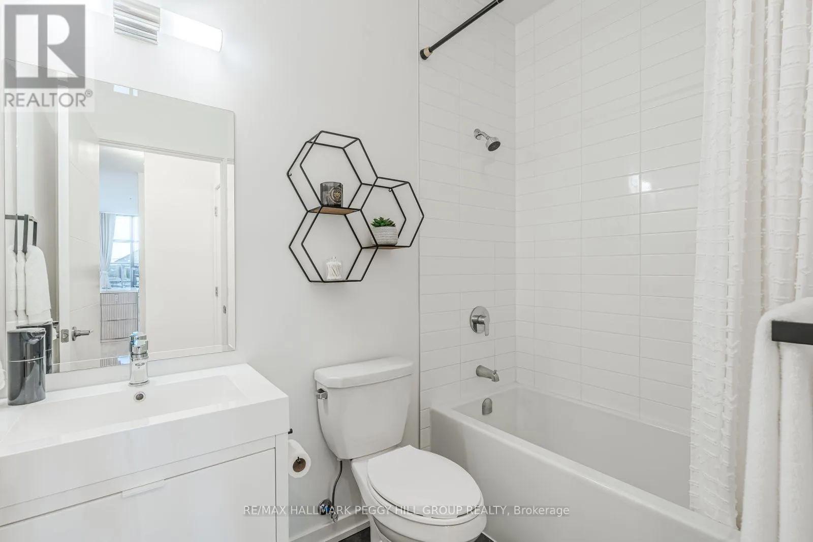 310 - 21 MATCHEDASH STREET S