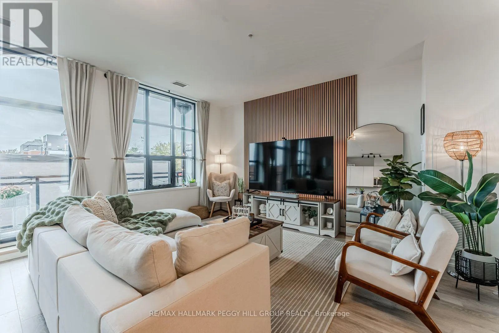 310 - 21 MATCHEDASH STREET S