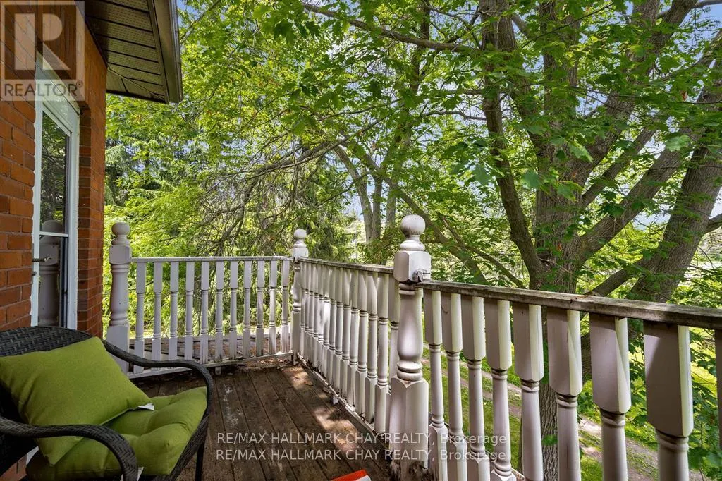 1407 FLOS 8 ROAD W