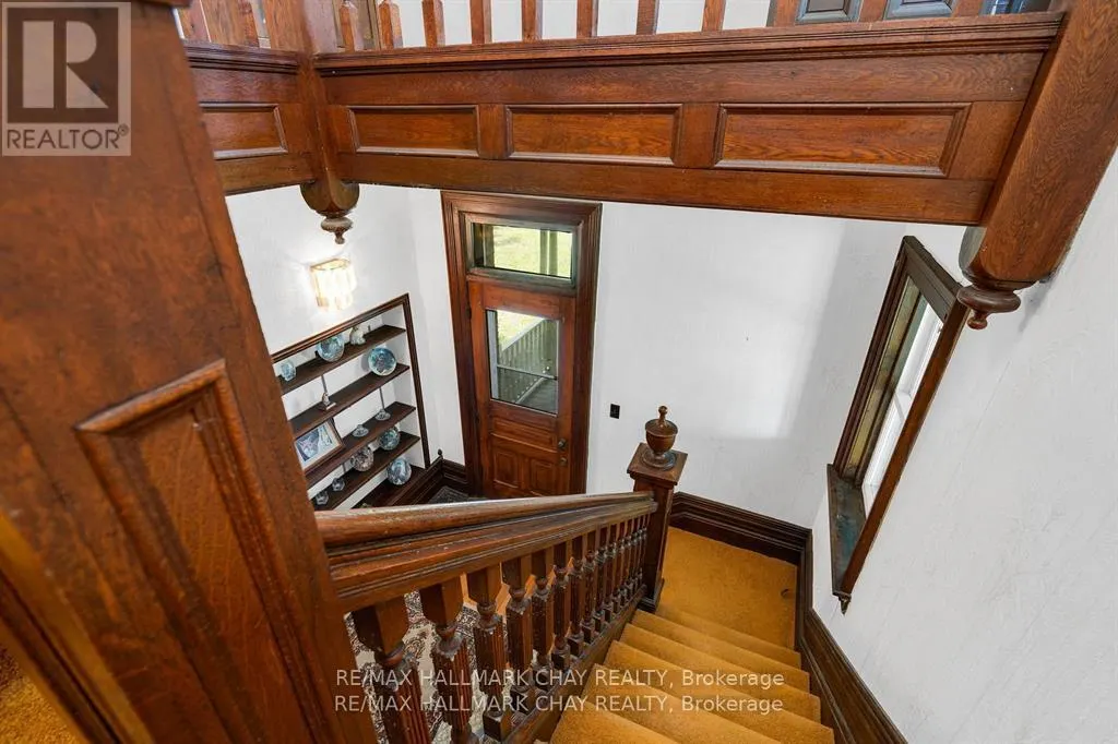 1407 FLOS 8 ROAD W