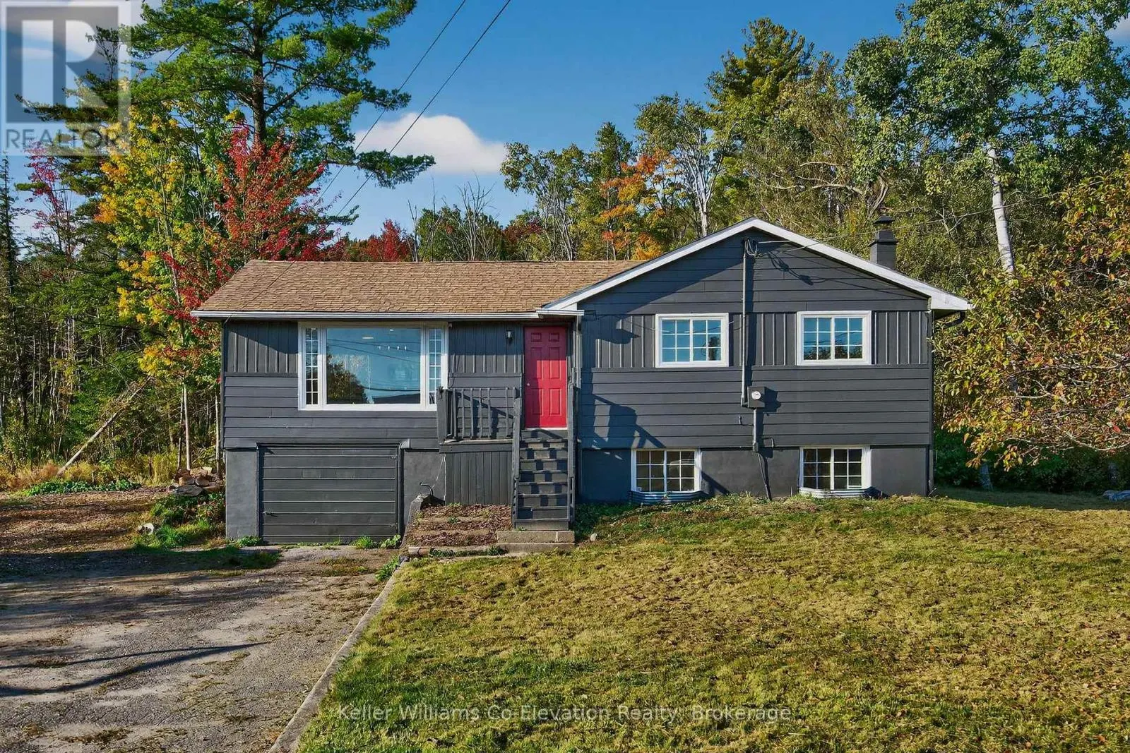 556 CHAMPLAIN ROAD