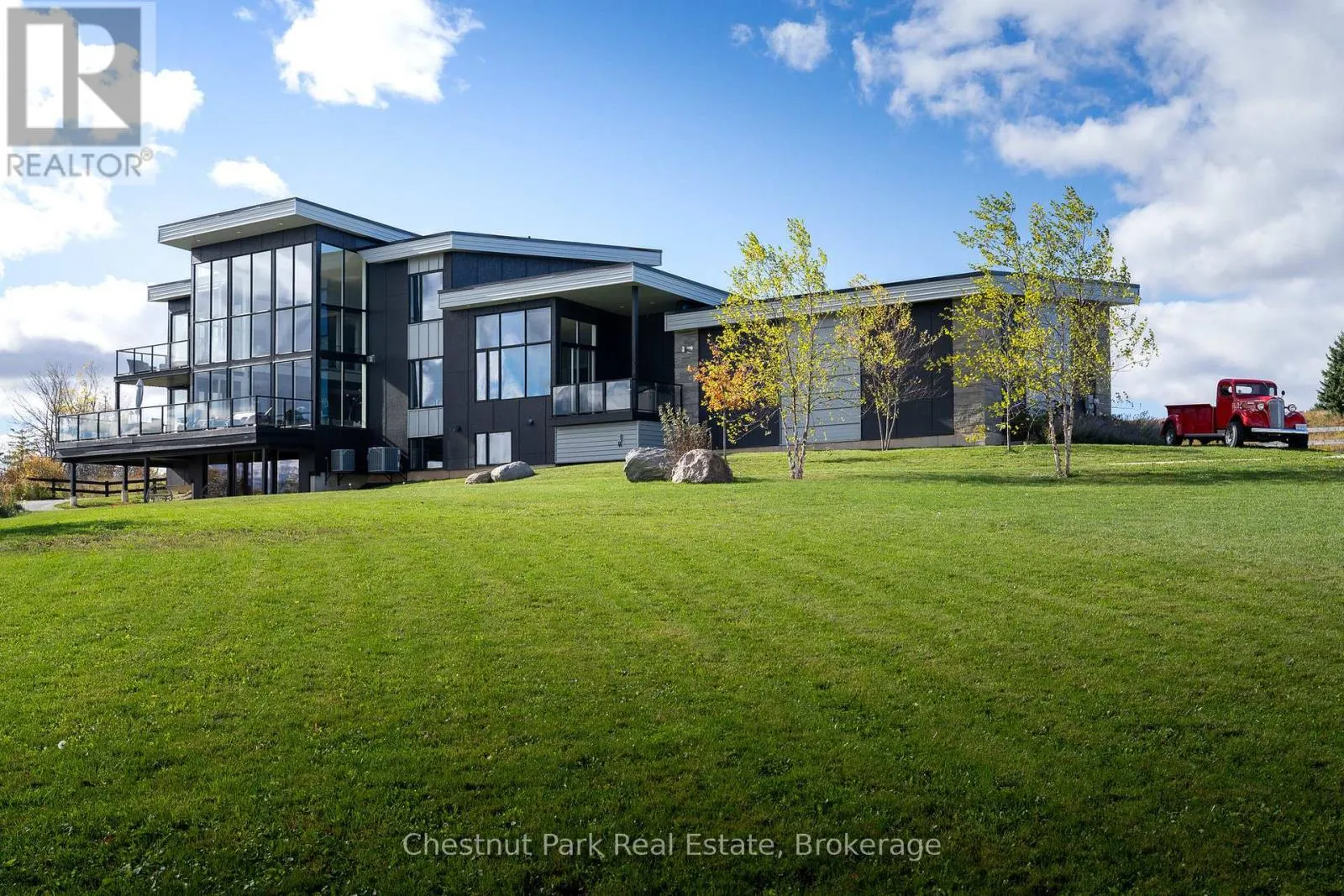 2642 FAIRGROUNDS ROAD S