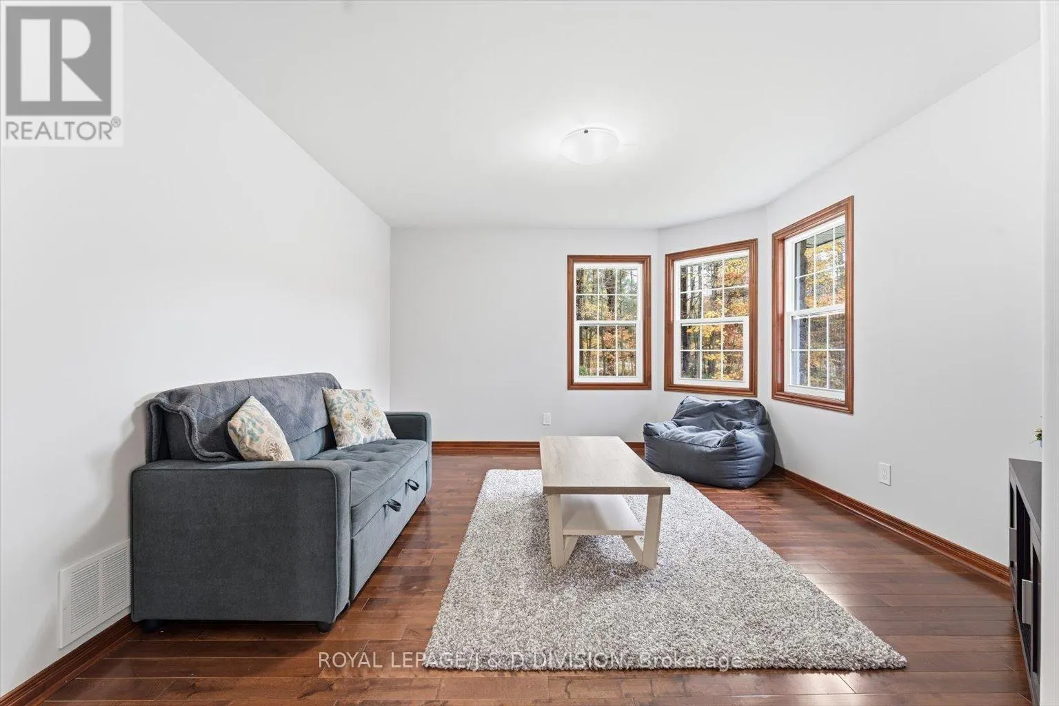 2925 PINECONE TRAIL