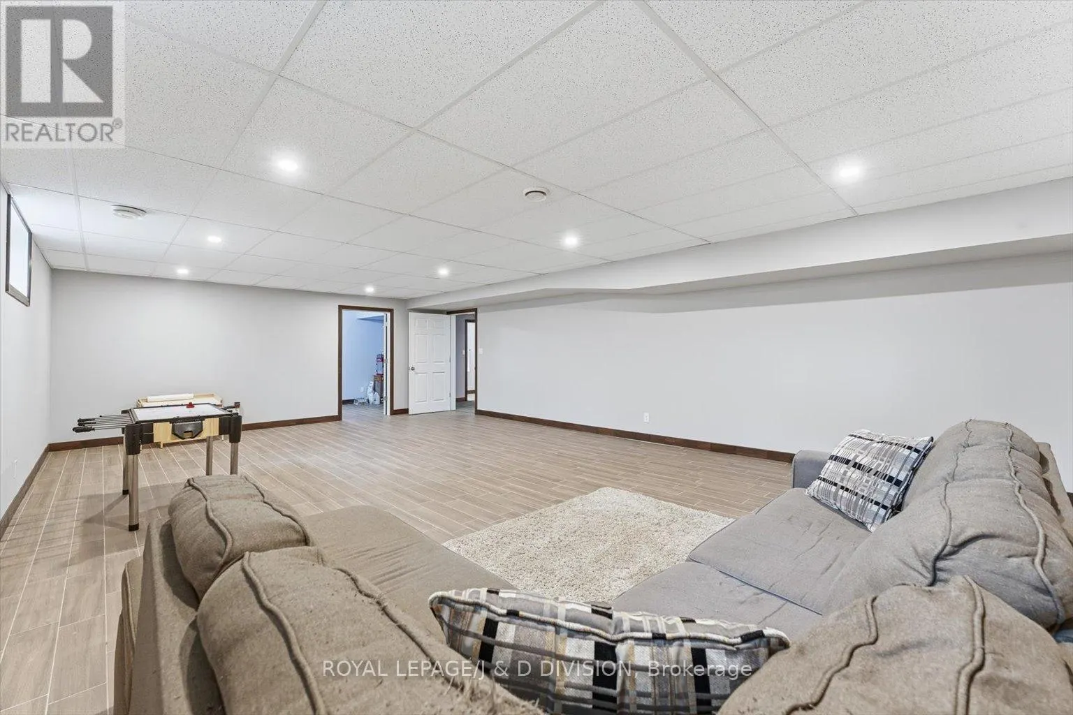 2925 PINECONE TRAIL