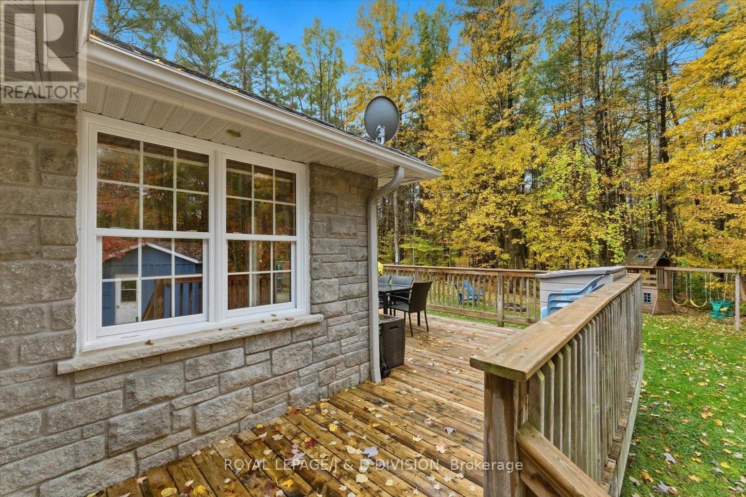 2925 PINECONE TRAIL